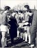 S.K. kampioen met gouverneur Roppe en spelers