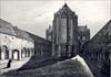 Basiliek: koor en kloostertuin